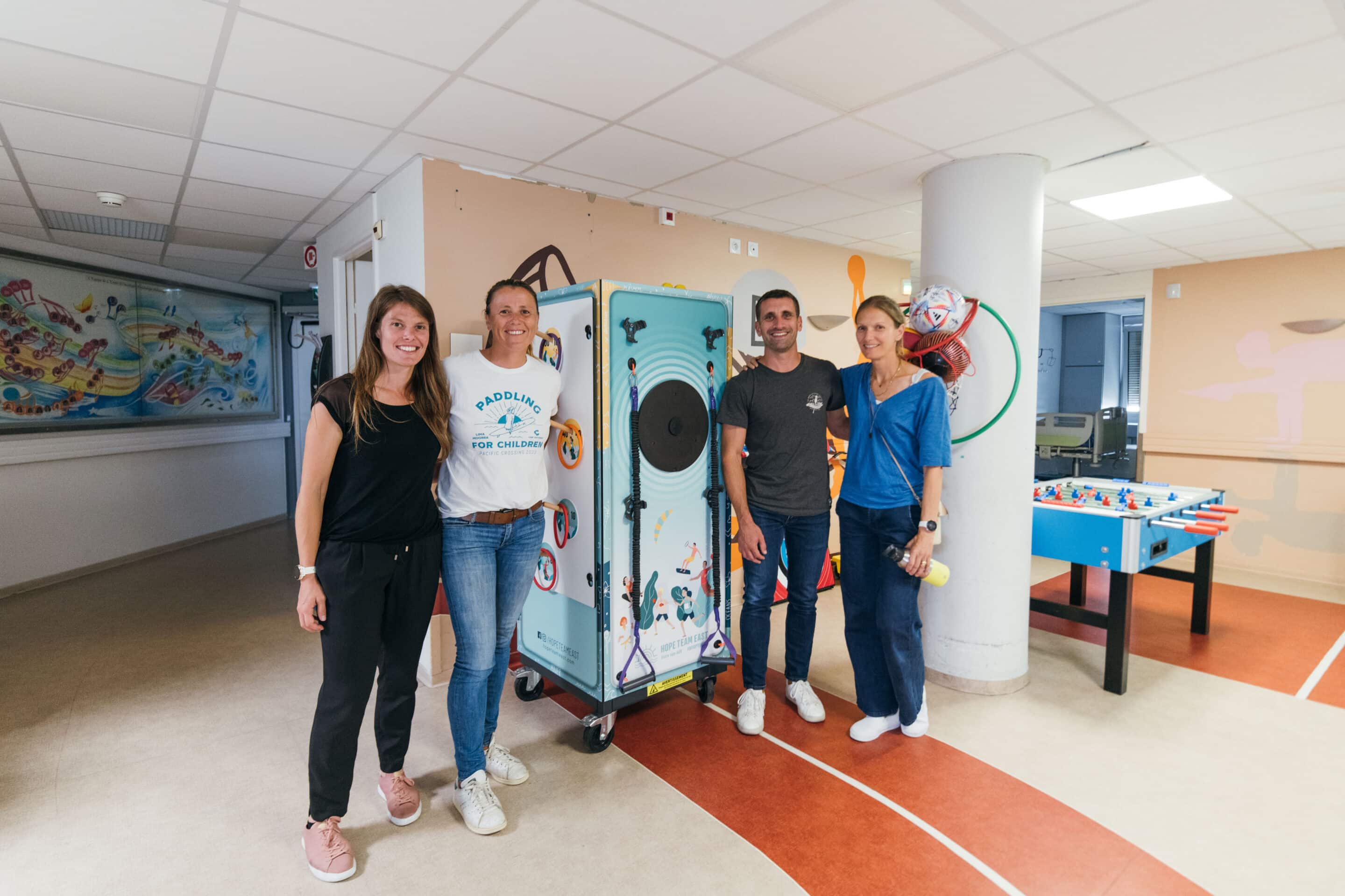 Inauguration du totem au CHU Pellegrin à Bordeaux financé par la Fondation Decathlon